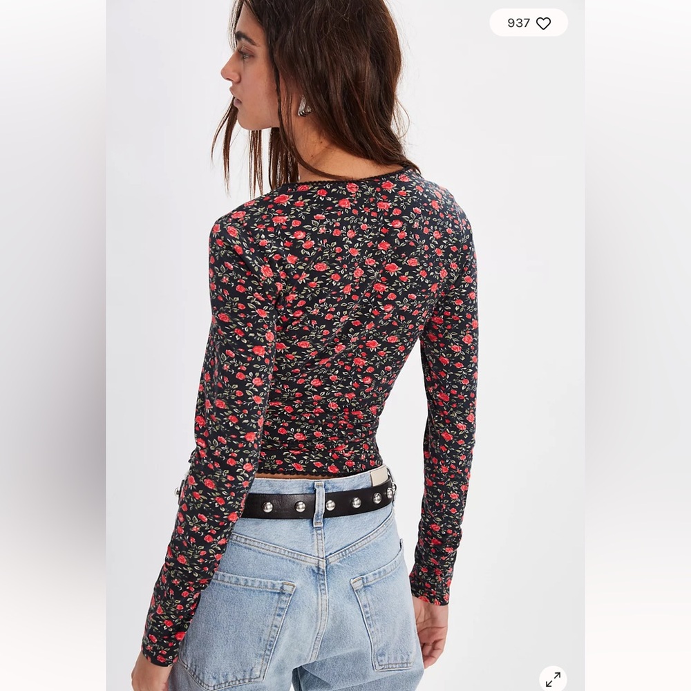 Free People Abundance Long-Sleeve Top in Black NWOT Retail $68 - Picture 3 of 7